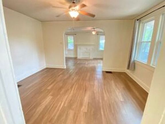 5th image of 19 Hollywood Ct