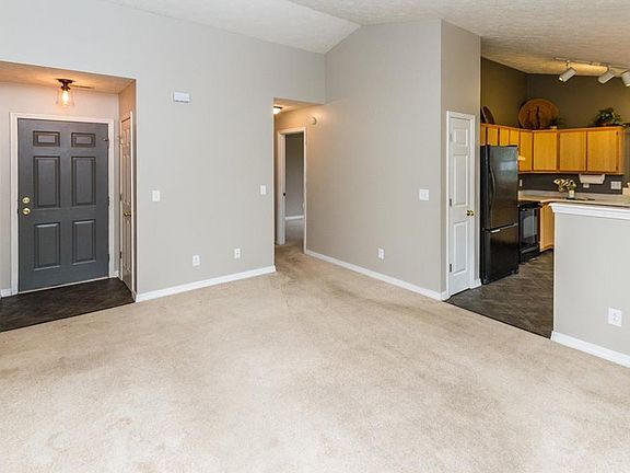 5th image of 9 Ashwood Cir