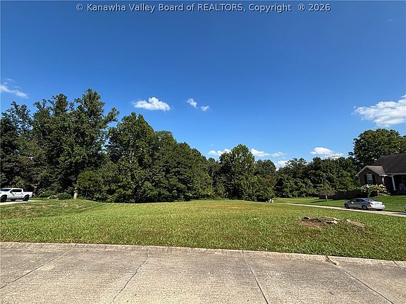 3rd image of 1102 Oakwood Rd