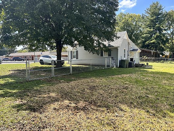 5th image of 426 Frank St