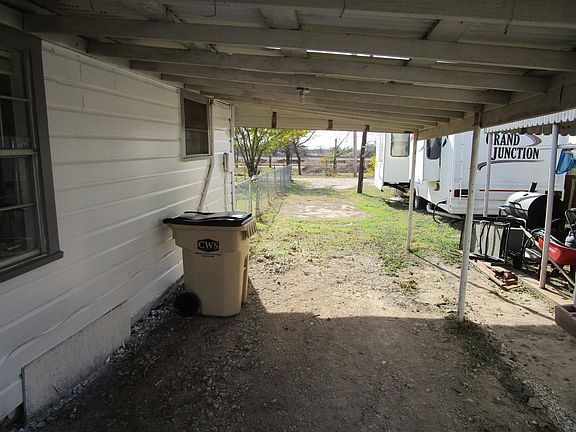 4th image of 905 Wallis Ave