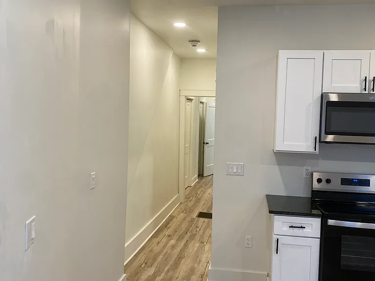11 E Walnut St #1 — Photo 10