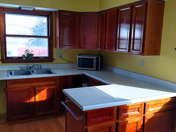Kitchen with breakfast nook