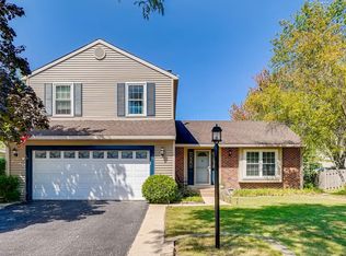 24 Ascot Ln, Streamwood, IL