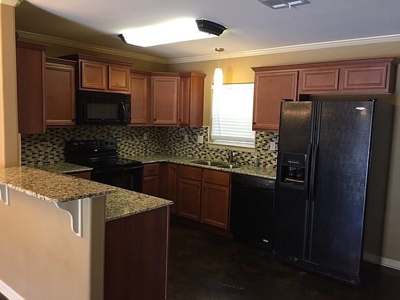 5th image of 113 Padre Dr