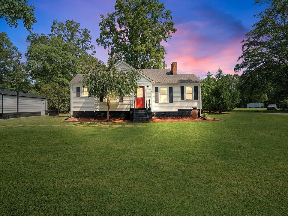 1st image of 28 Long Forest Dr