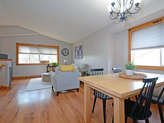 3rd image of 4638 Pond View Cir