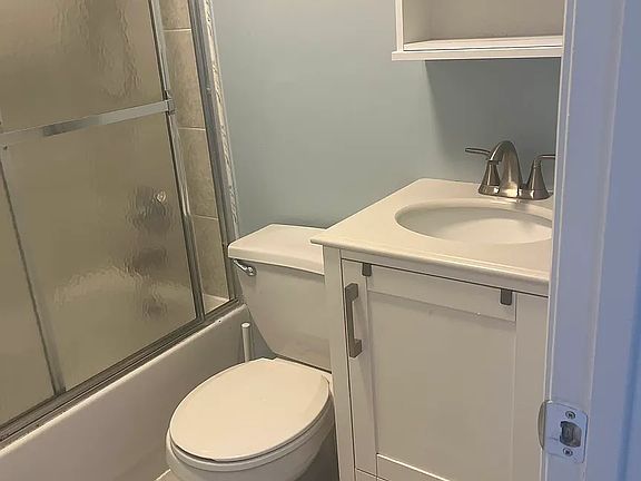 4th image of 190 Wellington Ct #1