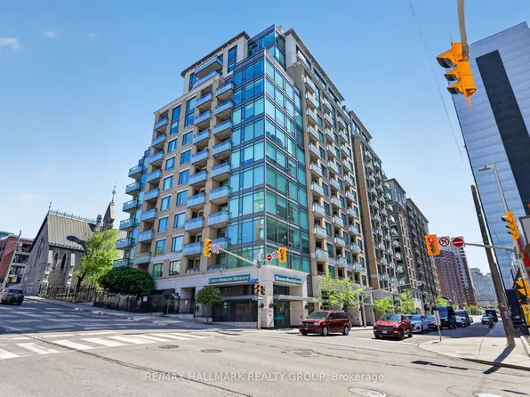 238 Besserer St #708, Ottawa, ON K1N 6B1
