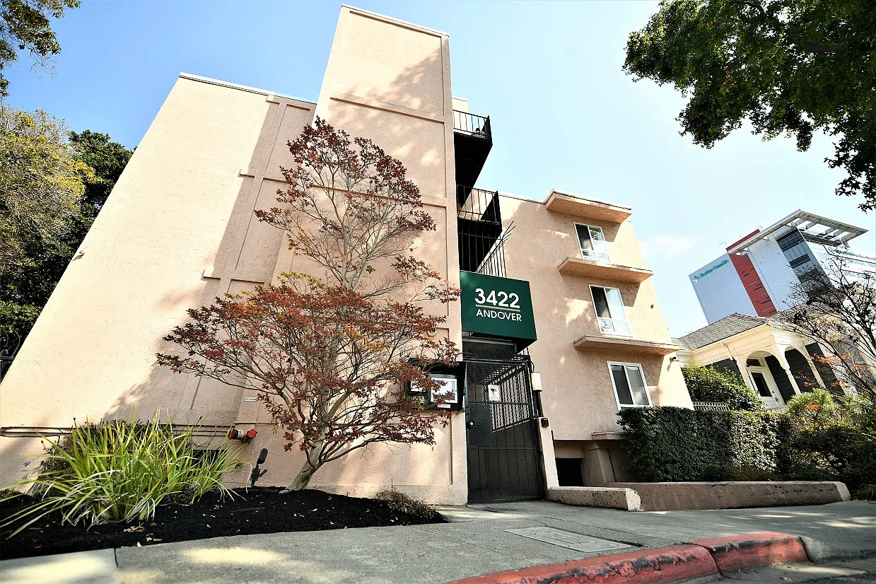 1 bed, 700 sqft, $1,850 — Photo 1