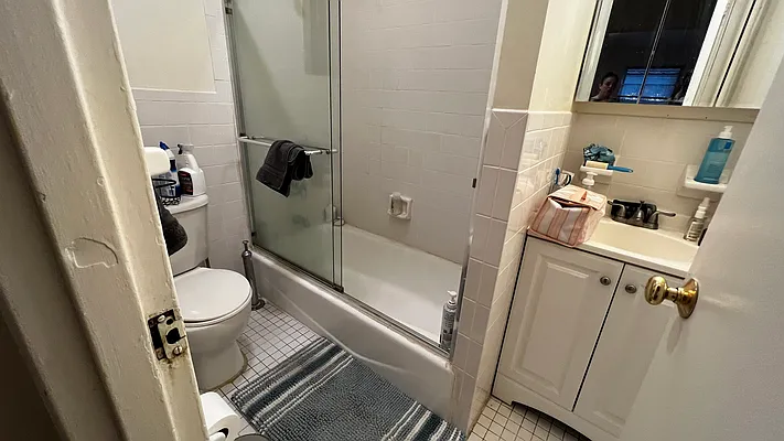 Rented by HOLTON REAL ESTATE INC. | media 28