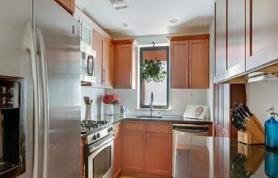 1st image of 35 Underhill Ave #A10e