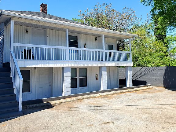 2nd image of 211 Madison St #4