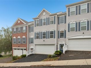 203 Ascot Ct, Coraopolis, PA 15108