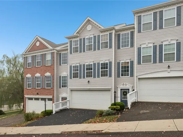 203 Ascot Ct, Coraopolis, PA 15108