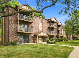 753 S Dwyer Ave APT C, Arlington Heights, IL 60005