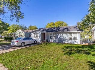 1303 Hillcrest Dr, Graham, TX 76450