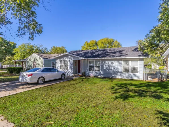 1303 Hillcrest Dr, Graham, TX 76450