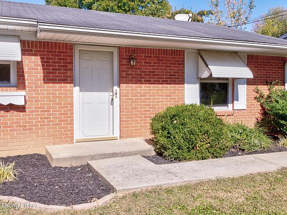 3rd image of 220 Greenbriar Ln