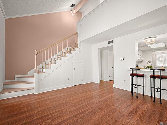 5th image of 4385 Jefferson Woods Dr #29