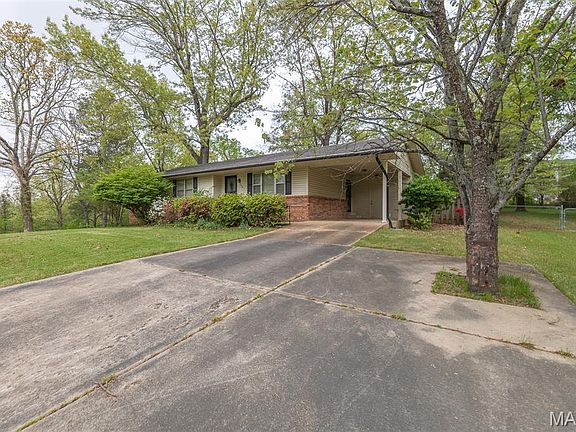 3rd image of 2601 Holly Hills Dr