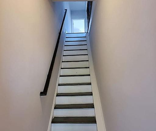 3rd image of 5854 Larchwood Ave Floor 2