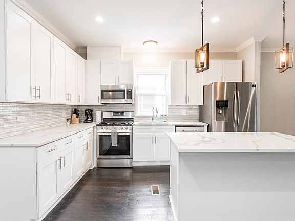 4th image of 5534 W Waveland Ave #1