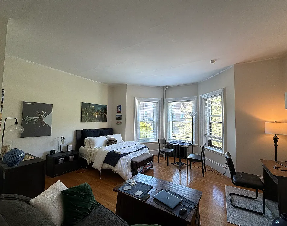 Studio, $2,450 — Photo 1