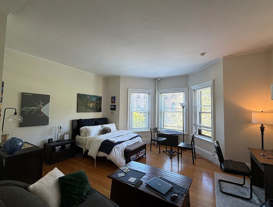 1st image of 239 Beacon St #2