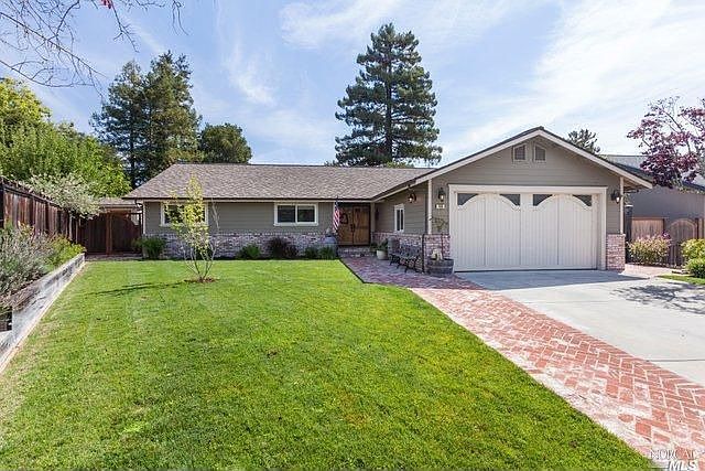 1st image of 40 Vivian Ct