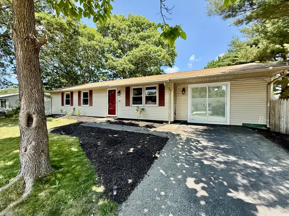 20 Terry Lane E, Wareham, MA 02571