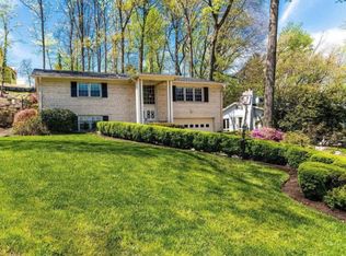 2490 N Randolph St, Arlington, VA 22207