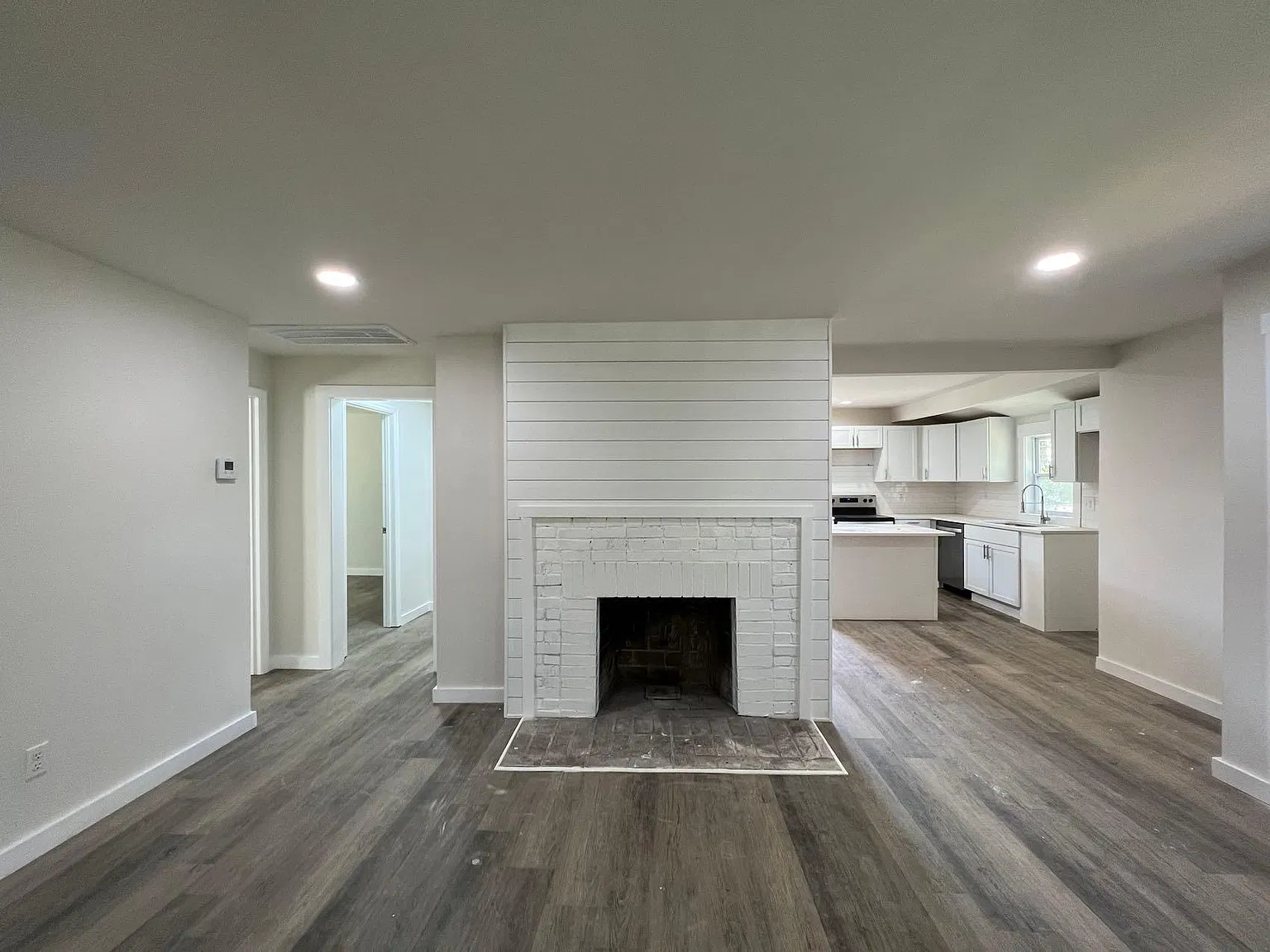 3 bed, 1300 sqft, $1,550 — Photo 2