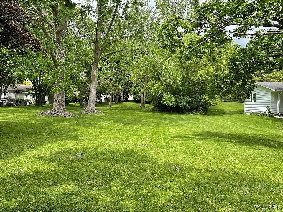 2nd image of 176 1/2 S Main St