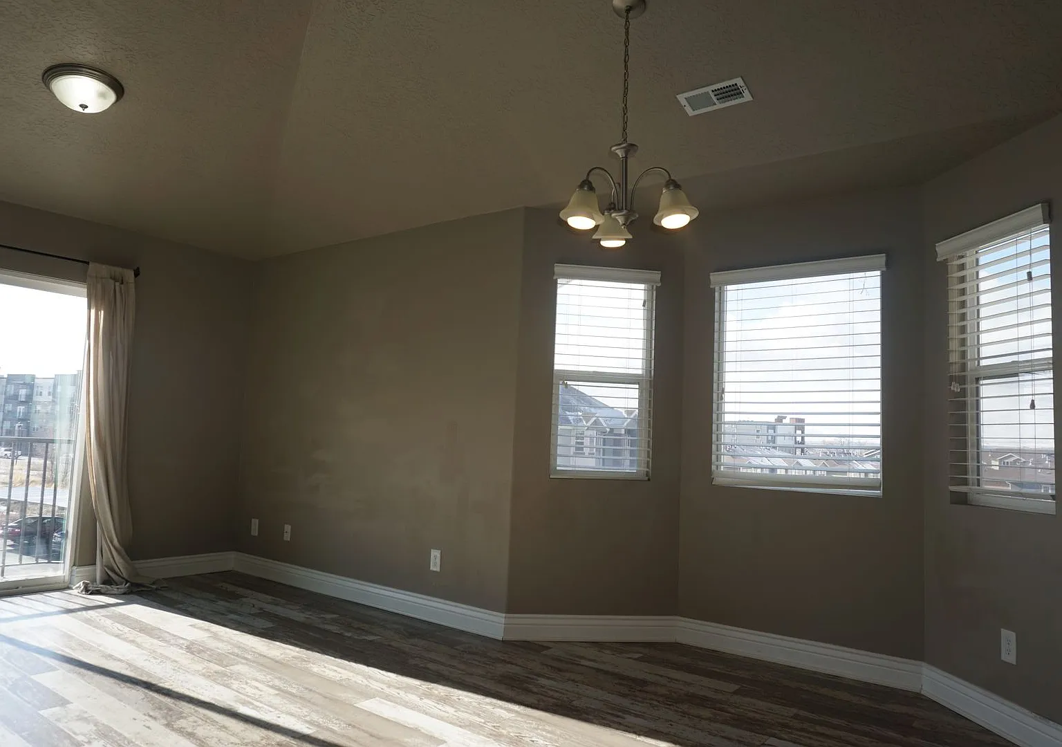 Pet Friendly Sandy 3 Bedroom Condo — Photo 4