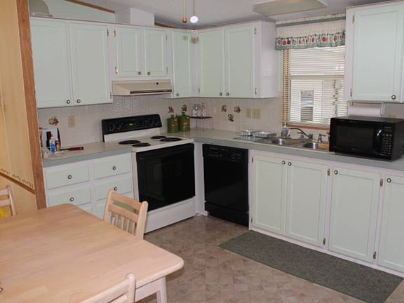 4th image of 6053 Forest Lake Dr