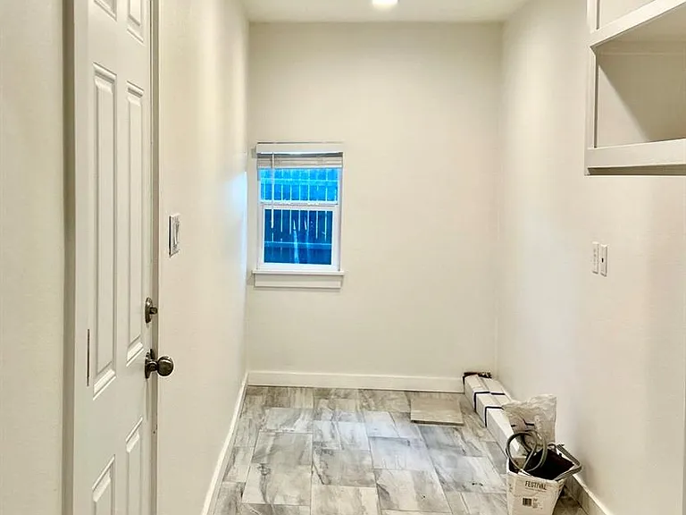 4914 Scarsdale Dr — Photo 16