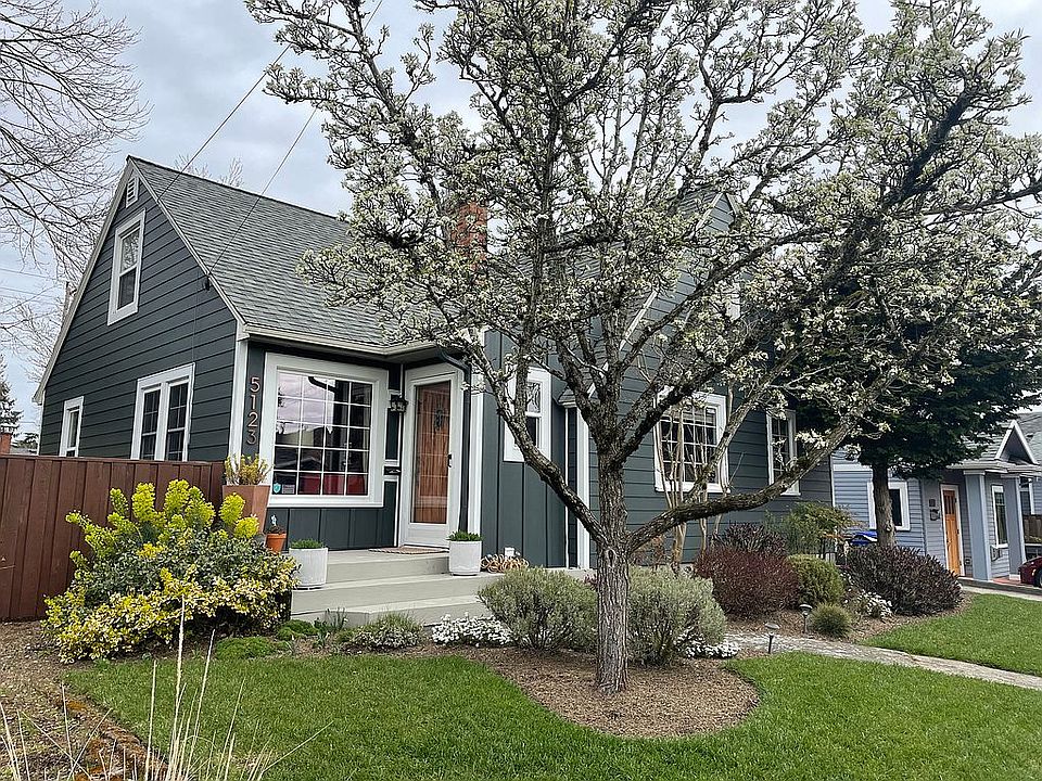 2nd image of 5123 NE Clackamas St
