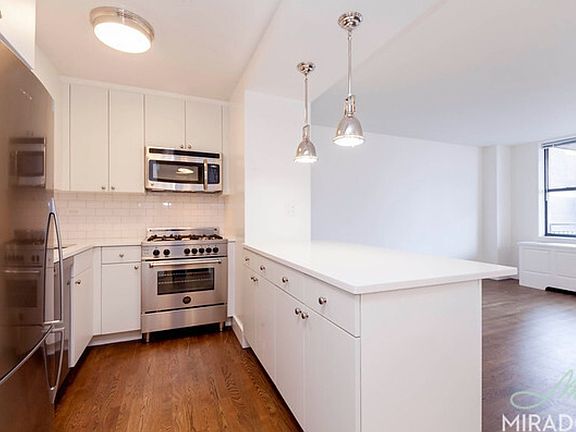 4th image of 330 E 39th St APT 6a