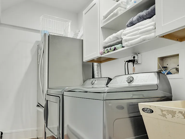 105 Everit Ave — Photo 16