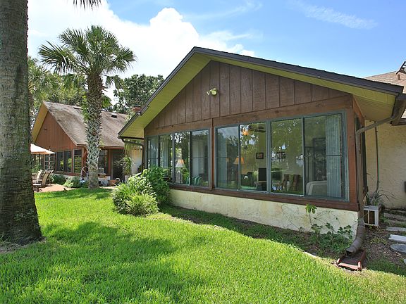 3rd image of 872 Stonybrook Cir