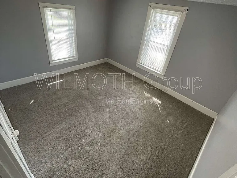 93 S 5th Ave — Photo 13