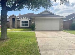 4835 Chase Court Dr, Bacliff, TX 77518