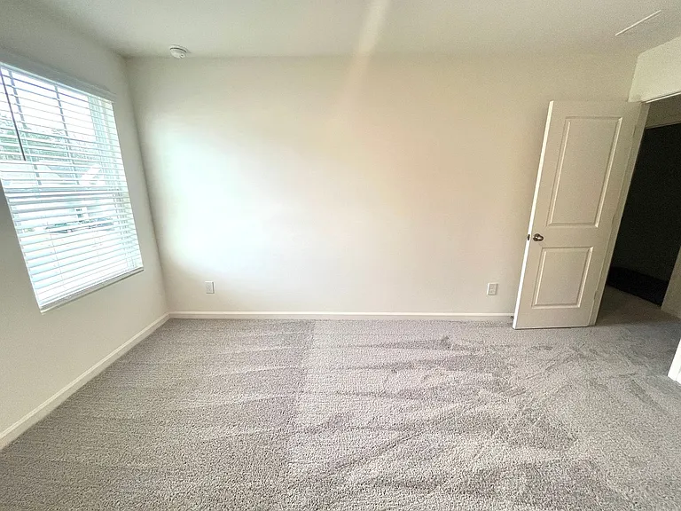 303 Hyde Park — Photo 28