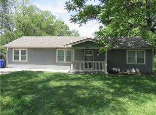 824 W Spruce St, Olathe, KS 66061