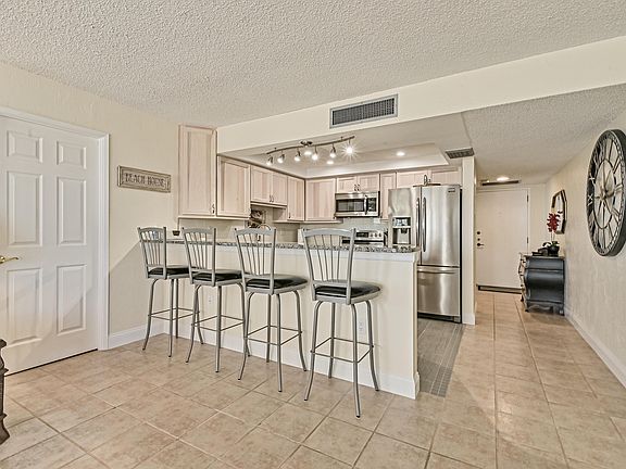 5th image of 2947 S Atlantic Ave APT 1201