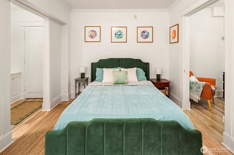 2nd image of 2132 5th Avenue #008
