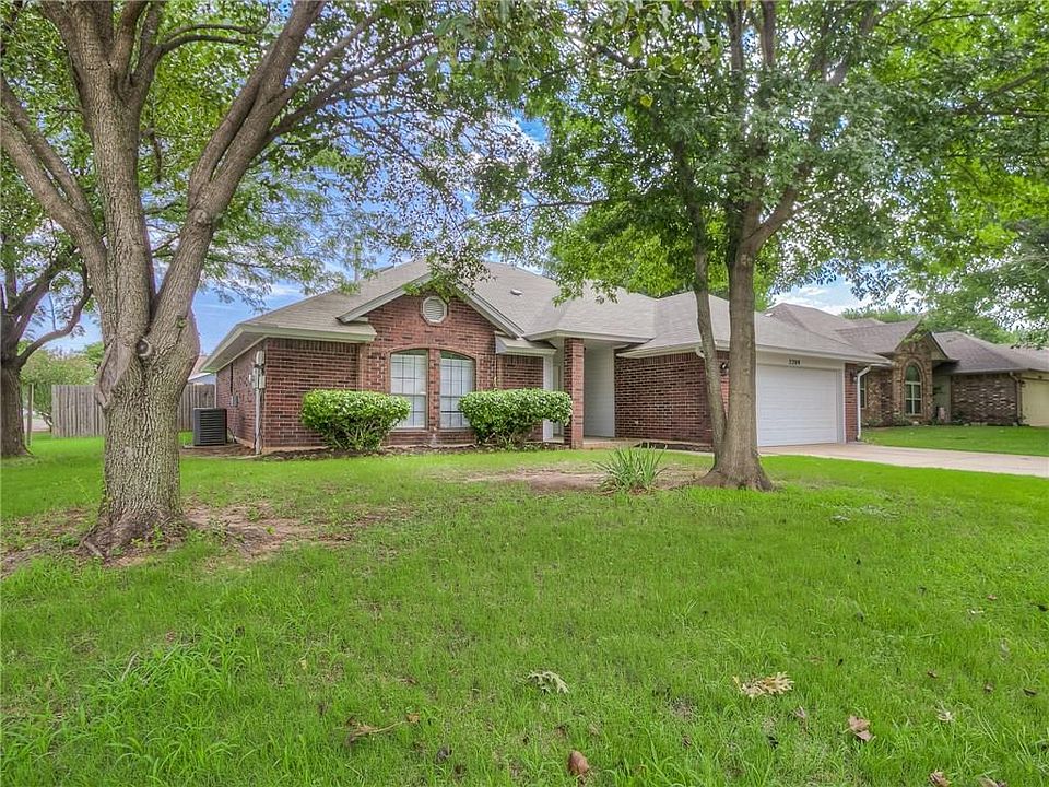 1st image of 2209 Summer Hollow Ln