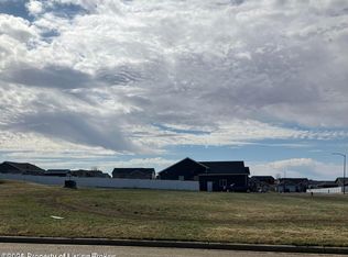 Wahl St, Dickinson, ND 58601