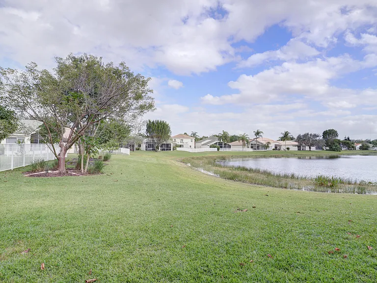 4018 Bluff Harbor Way — Photo 37